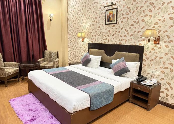 Hotel Diplomat Residency
