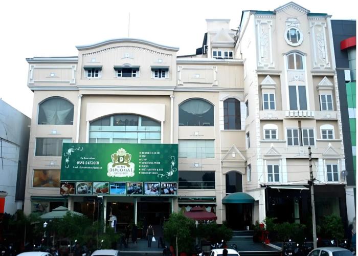 Hotel Diplomat Residency