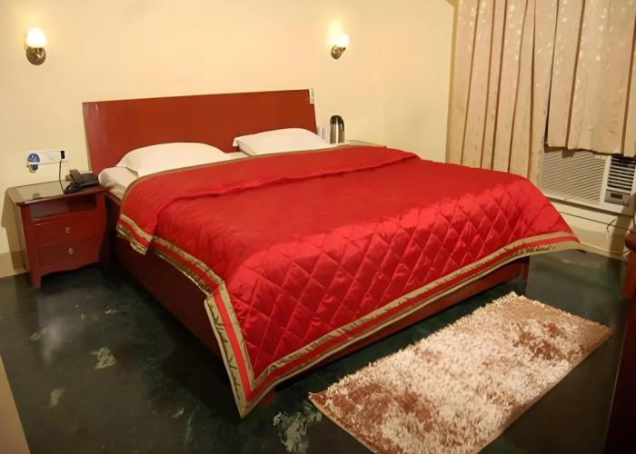 Hotel Diplomat Residency