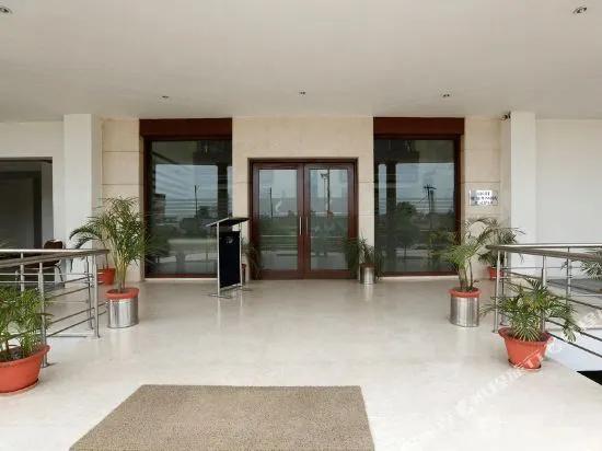 фото Sobti Continental Bareilly