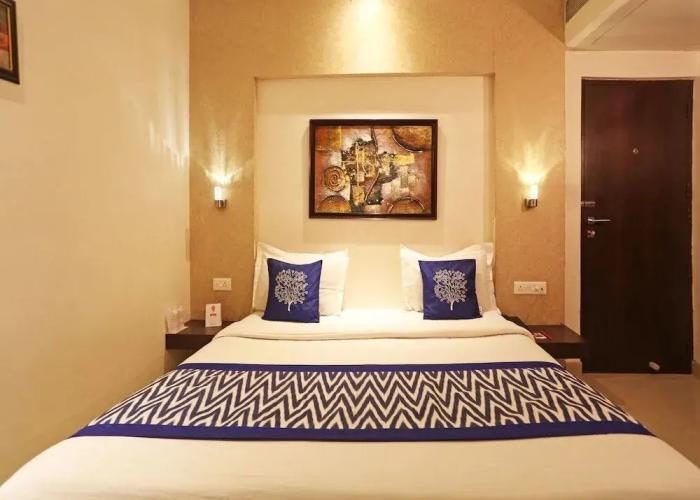 OYO 4732 D Grand