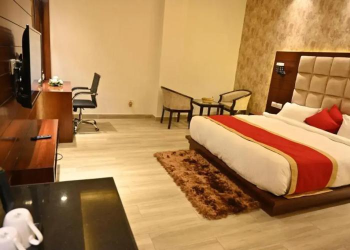 Hotel Aakriti Clarks Inn Express
