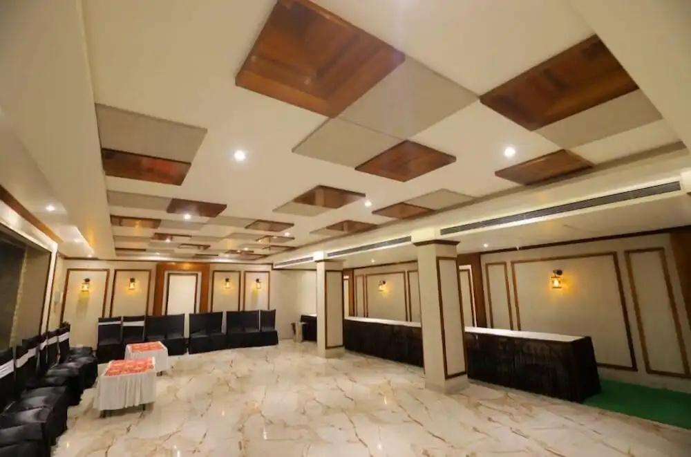 фото Hotel Skylark