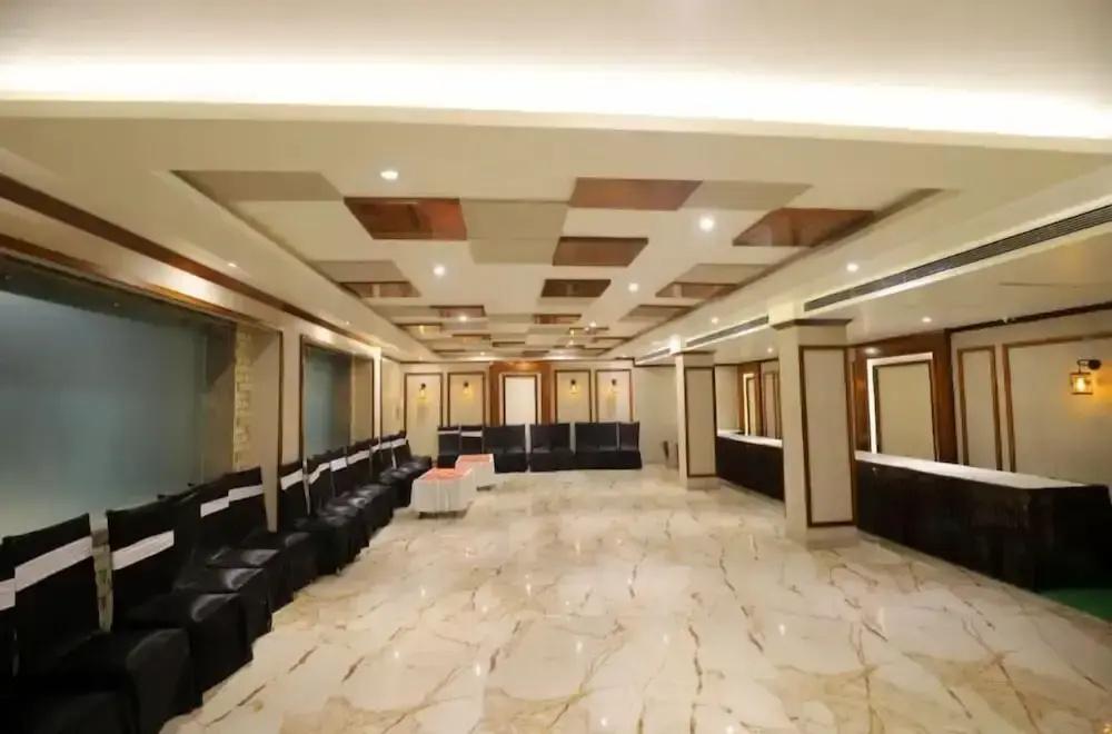 фото Hotel Skylark