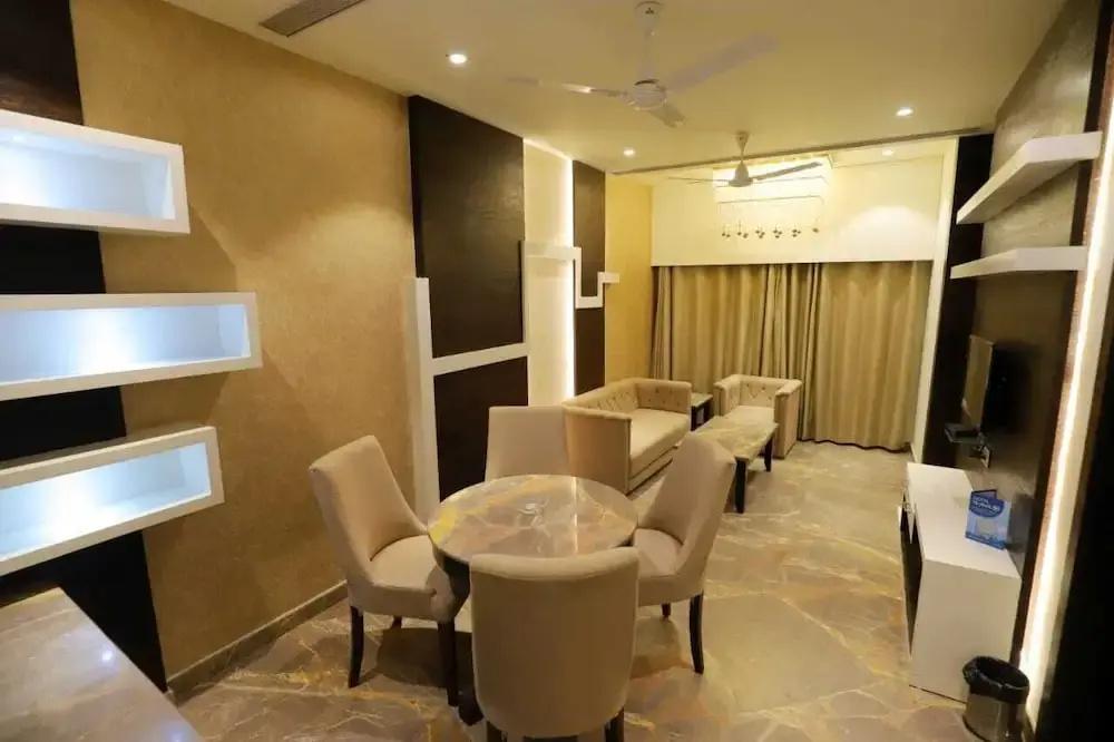 фото Hotel Skylark