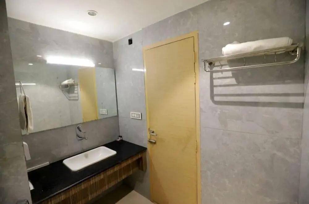 фото Hotel Skylark
