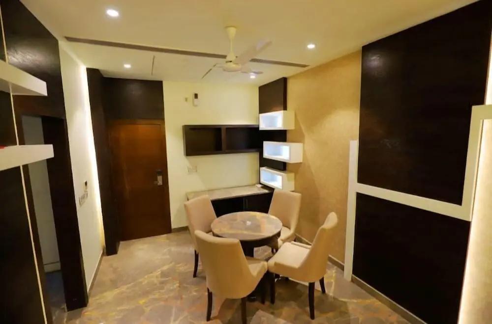 фото Hotel Skylark