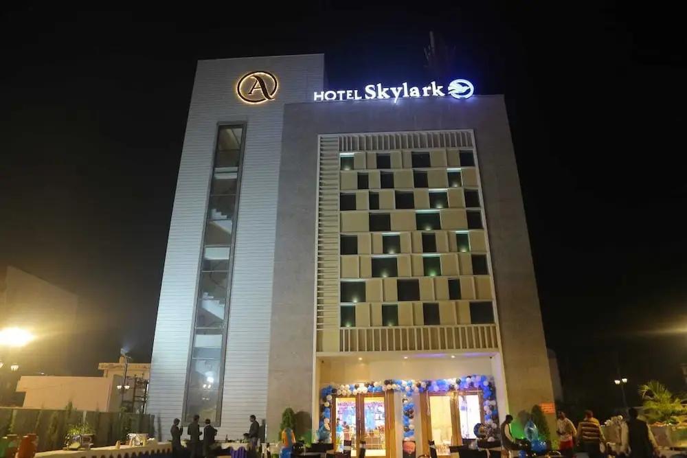 фото Hotel Skylark