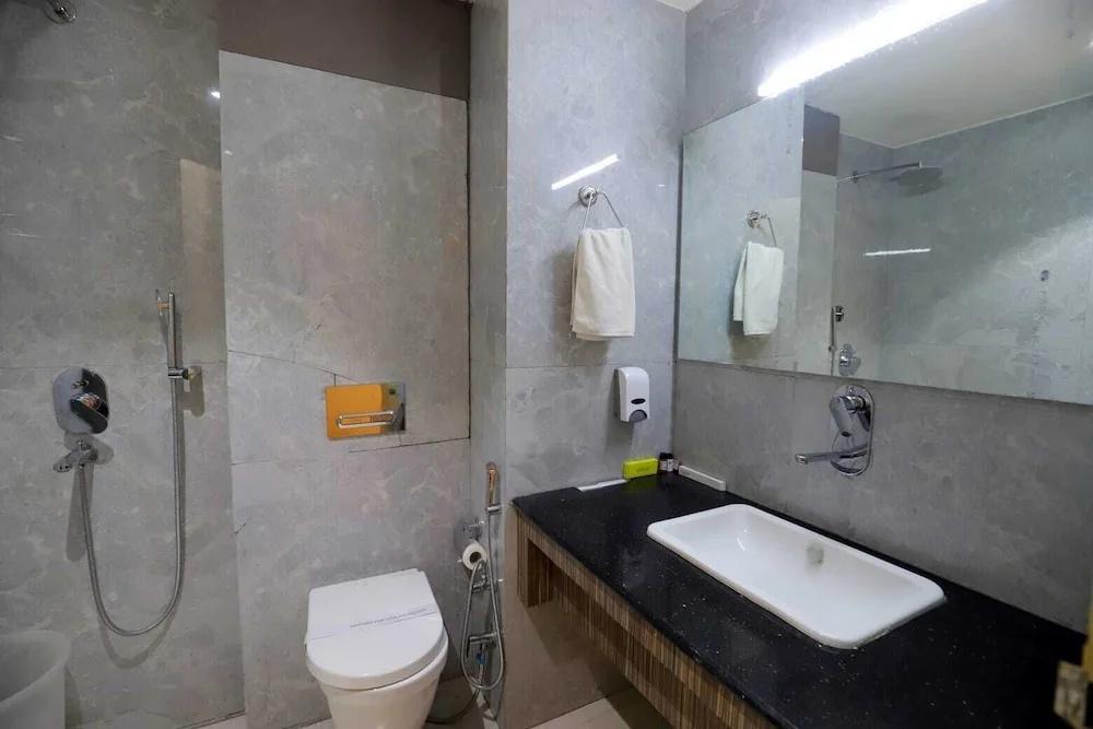 фото Hotel Skylark