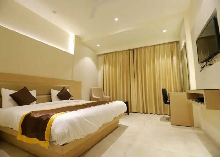 Hotel Skylark