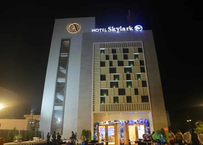 Hotel Skylark