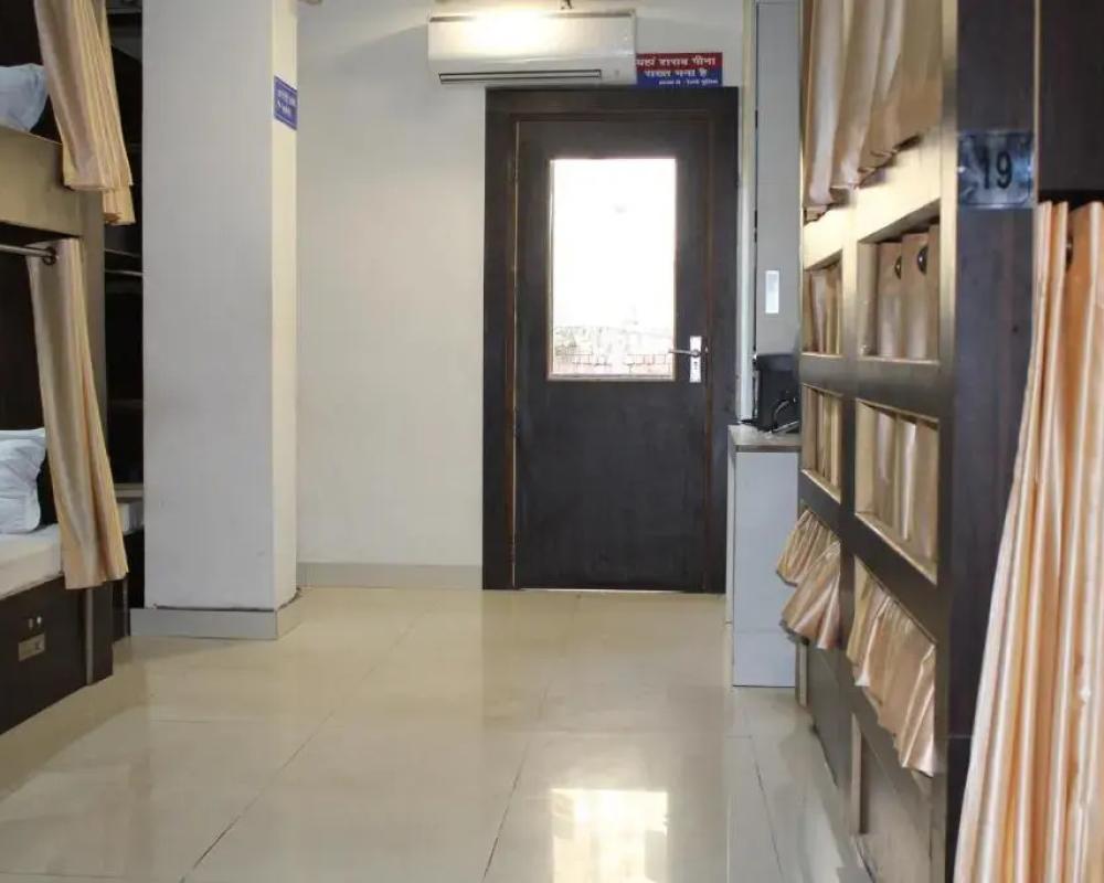 фото Paradise AC Dormitory