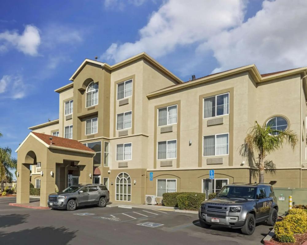 Comfort Inn Lathrop - Stockton Airport