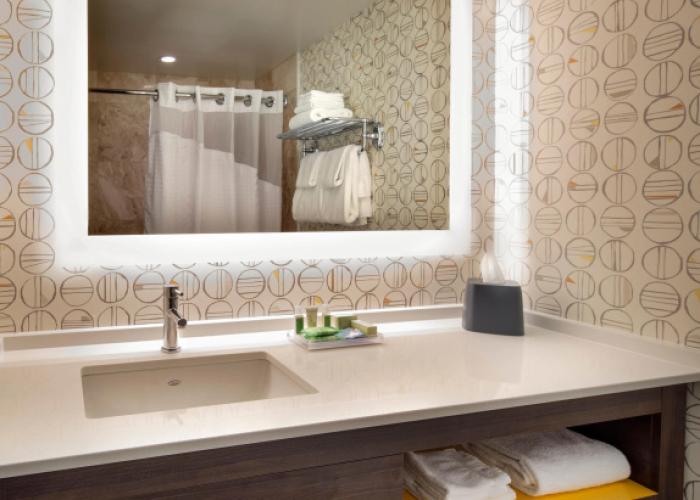Holiday Inn Montreal Longueuil by IHG