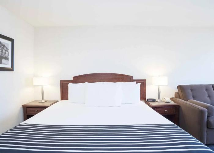 Sandman Hotel Montreal - Longueuil