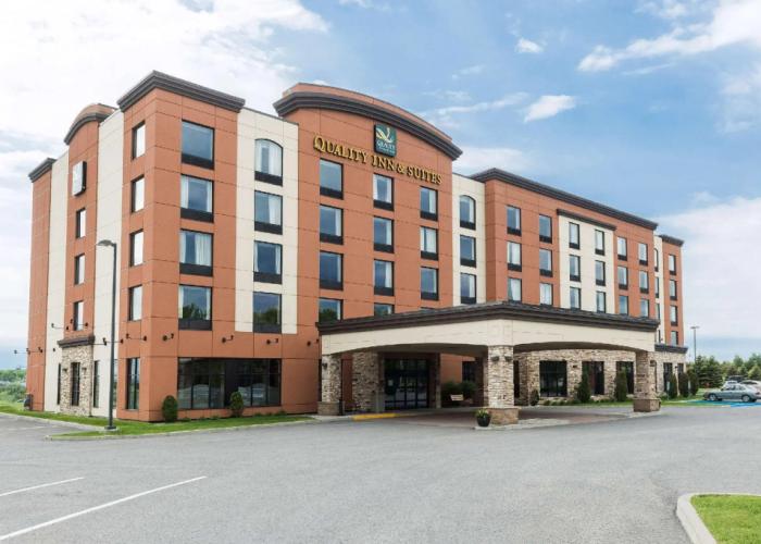 Quality Inn & Suites Levis