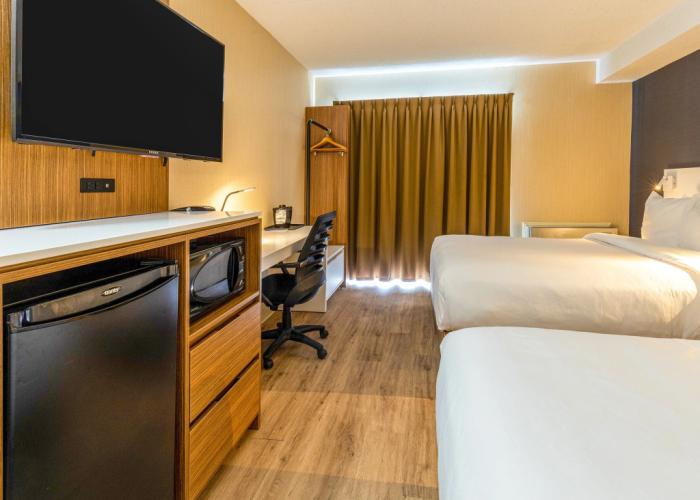 Comfort Inn Levis