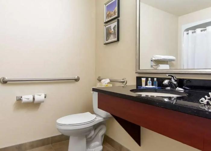 Comfort Inn & Suites