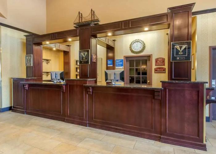 Comfort Inn & Suites