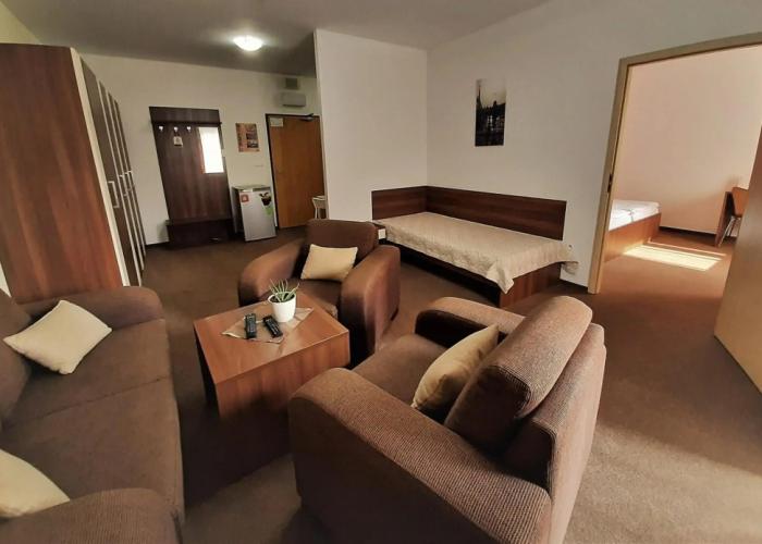 Melrose Apartments 2