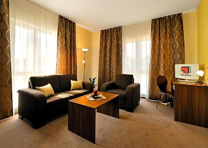 Melrose Apartments 2