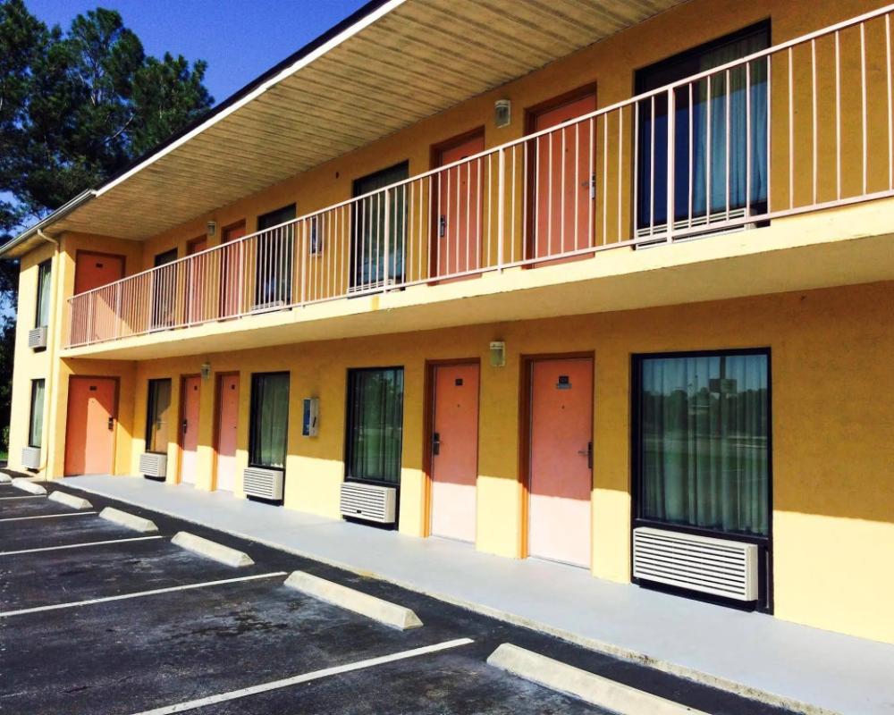 Motel 6 Macclenny, FL