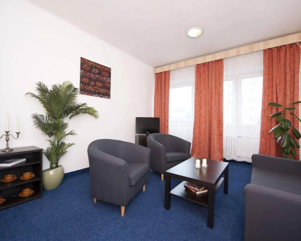 фото Hotel Plus