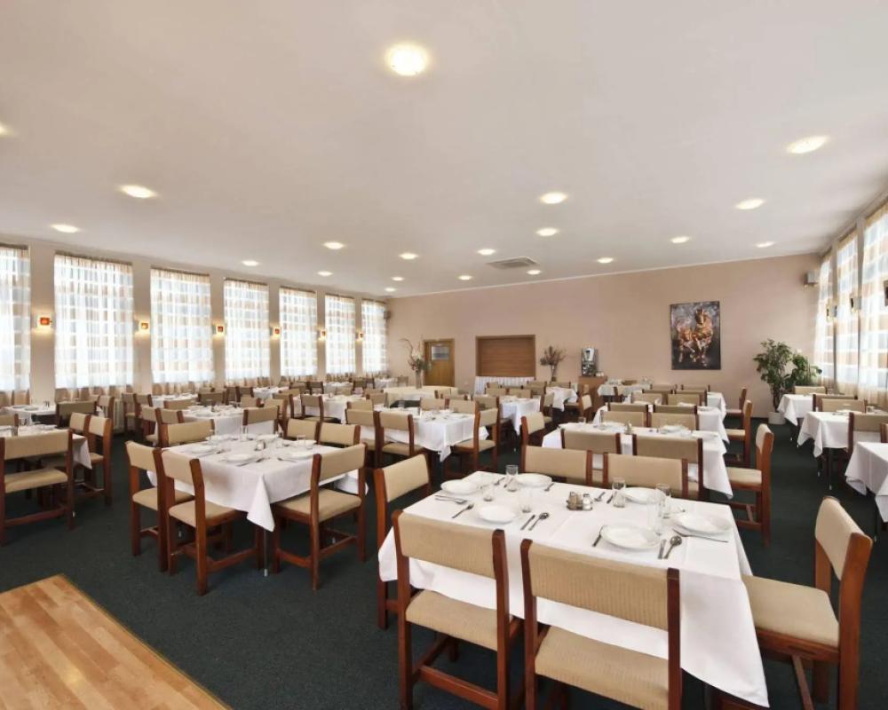 фото Hotel Plus