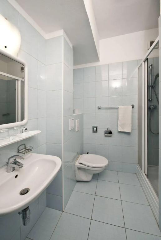 фото Hotel Plus