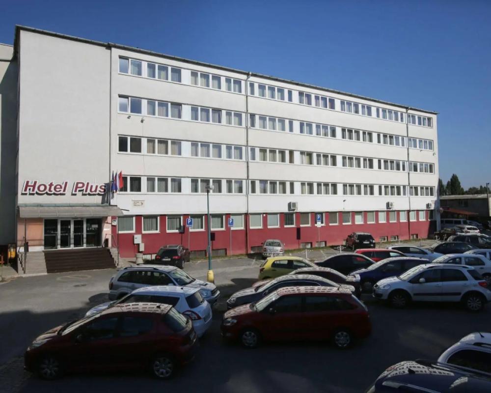 фото Hotel Plus
