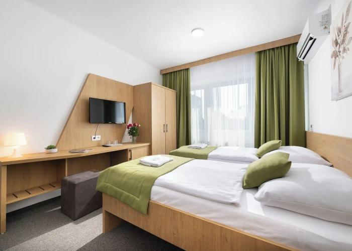 Hotel Plus