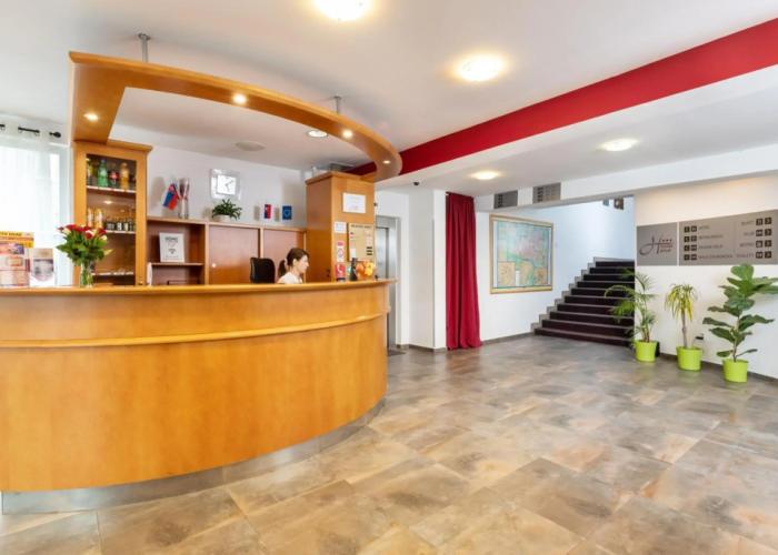Hotel Plus