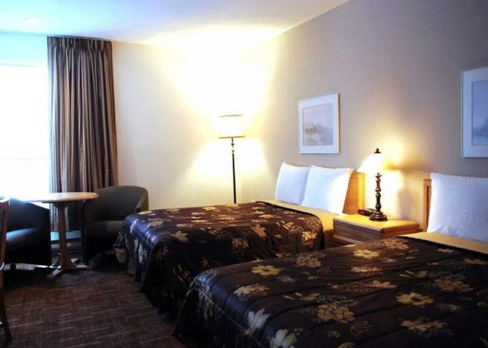 Auberge Du Grand Lac