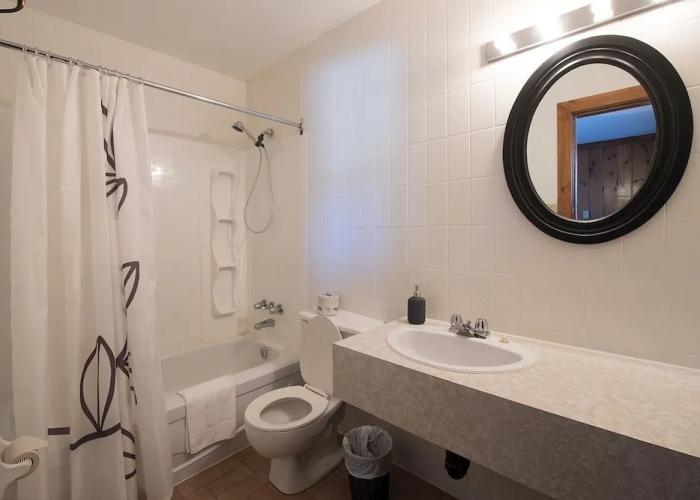 Comme Chez Soi Restaurant & Auberge