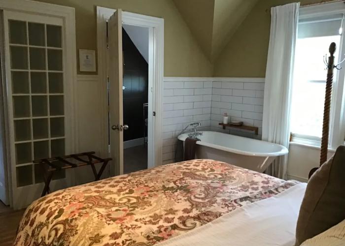 La Maison de Ville - bed & bistro