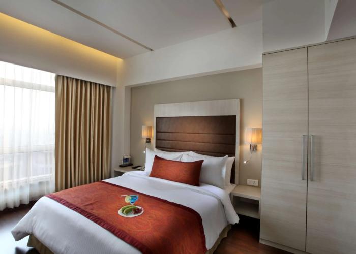 Mahagun Sarovar Portico Suites Ghaziabad
