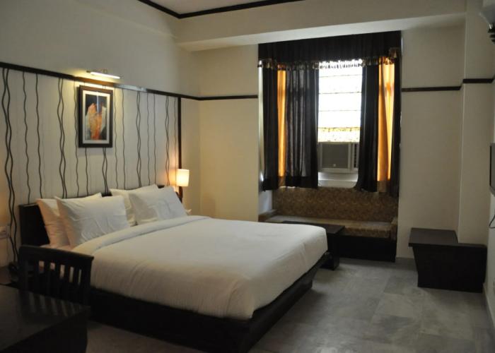 Hotel Krishna Sagar NH24