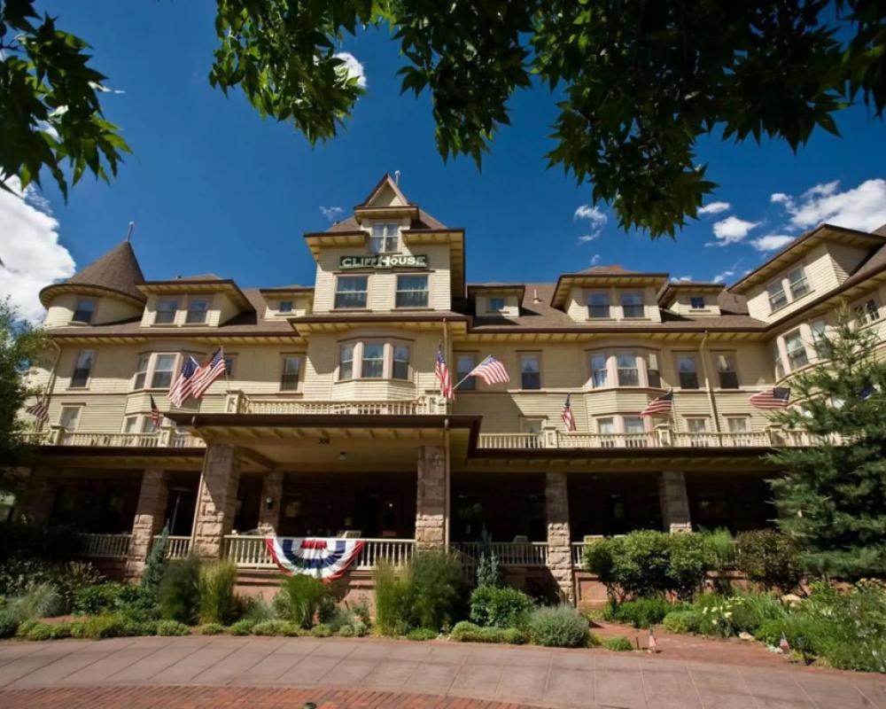 Cliff House at Pikes Peak