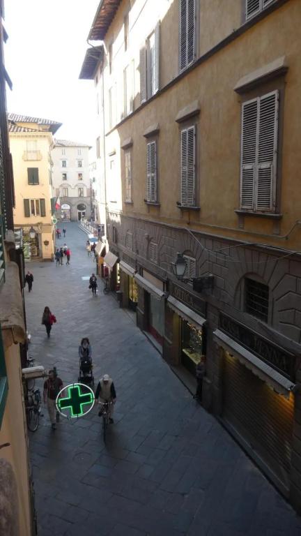 фото Lucca Charm