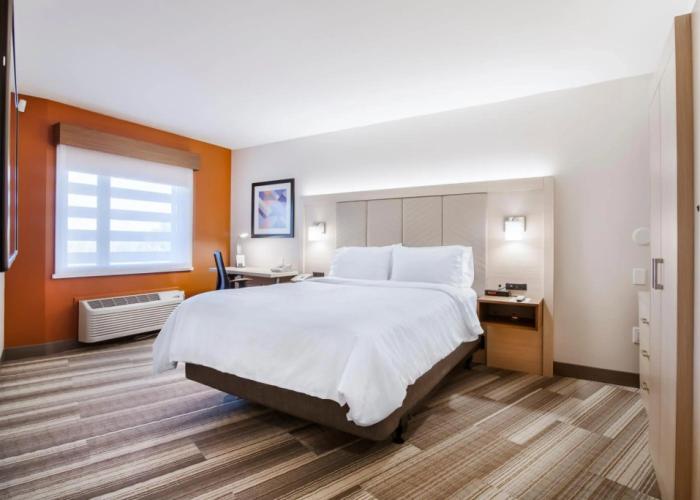 Holiday Inn Express & Suites Langley by IHG