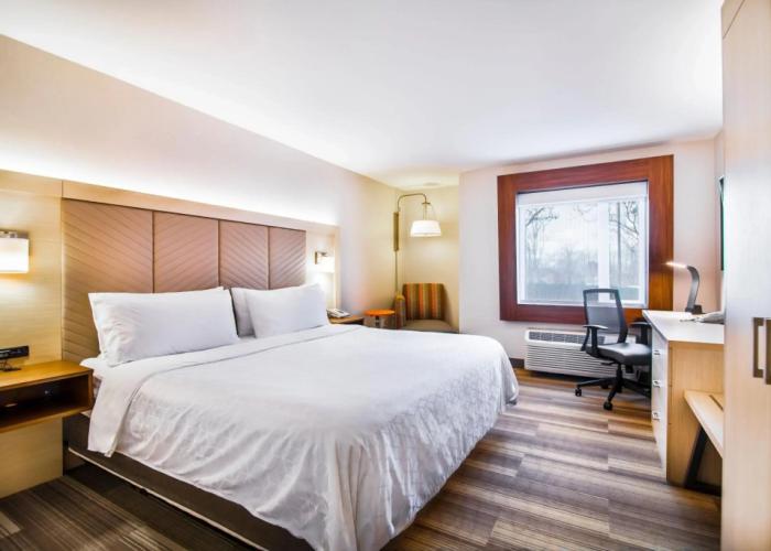 Holiday Inn Express & Suites Langley by IHG