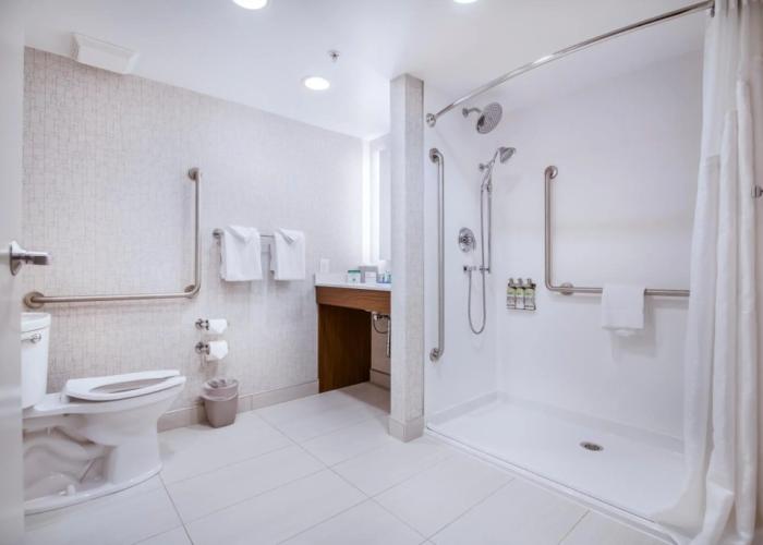 Holiday Inn Express & Suites Langley by IHG