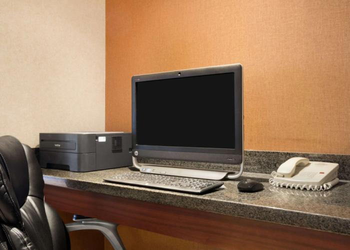 Days Inn & Suites by Wyndham Langley