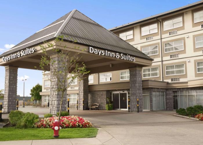 Days Inn & Suites by Wyndham Langley