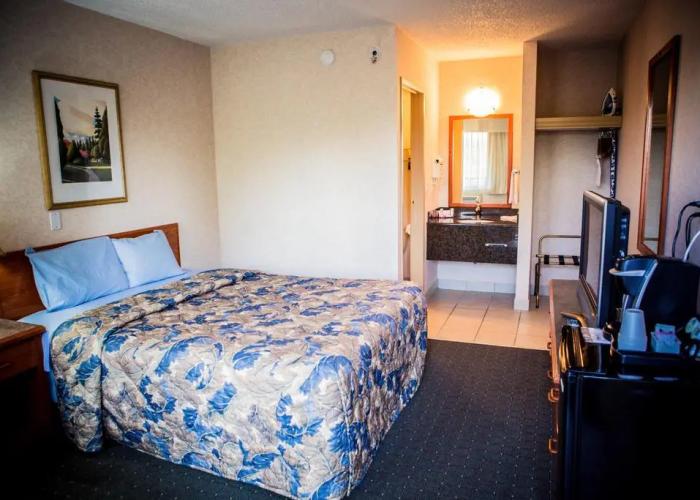Langley Hwy Hotel
