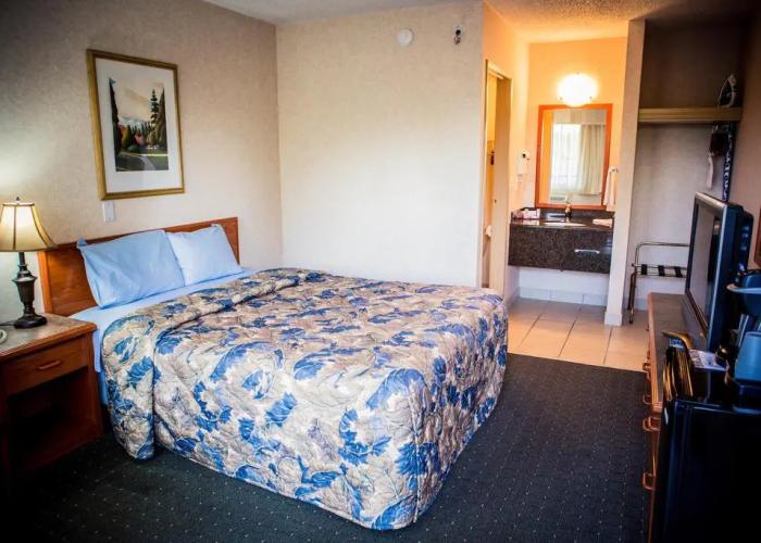 Langley Hwy Hotel