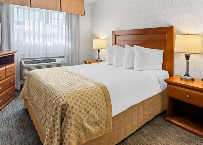 Best Western Plus Langley Inn