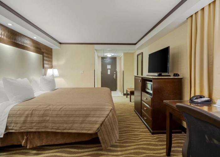 Best Western Premier Denham Inn & Suites