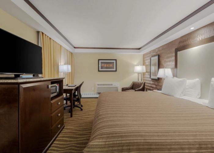 Best Western Premier Denham Inn & Suites