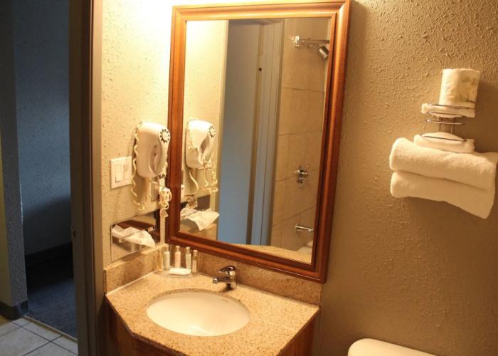 Travelodge by Wyndham Edmonton Airport